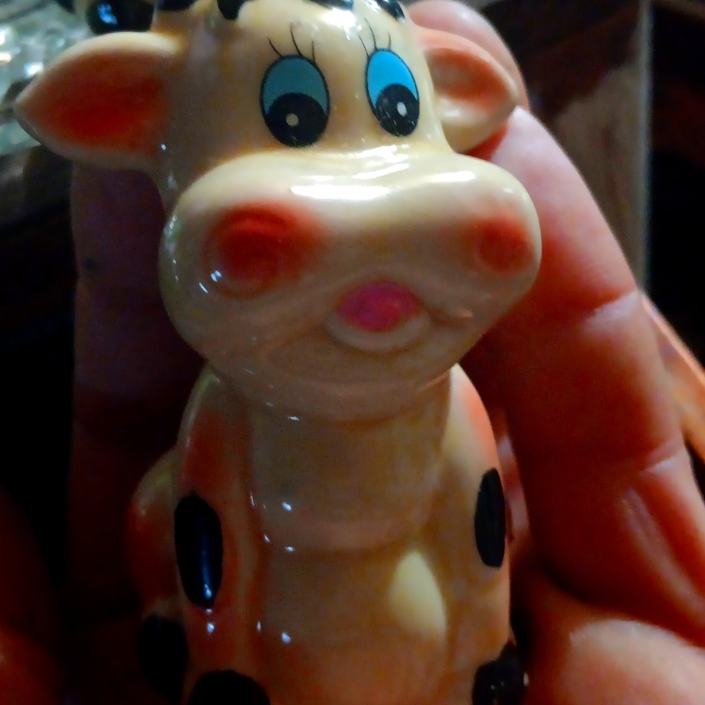 Cows! Saltshakers
